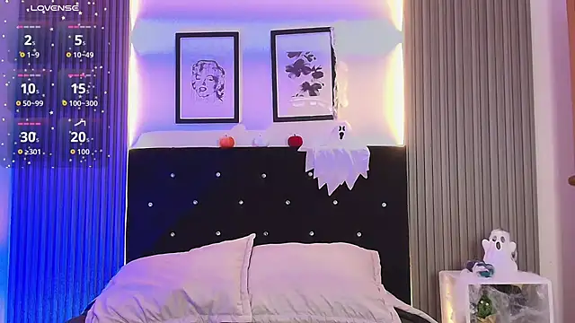 ashlycarteer online show from October 14, 2025, 6:52 pm