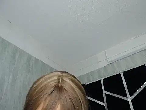 chaniesmith69x online show from September 25, 2025, 5:49 pm