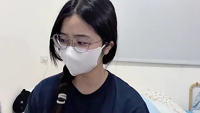 LHeart online show from April 5, 2026, 2:25 pm