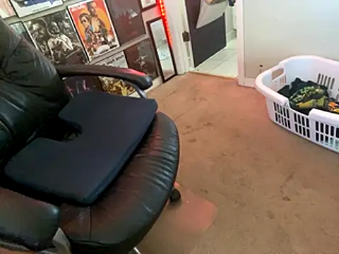 lilthicky352 online show from November 7, 2025, 4:18 pm