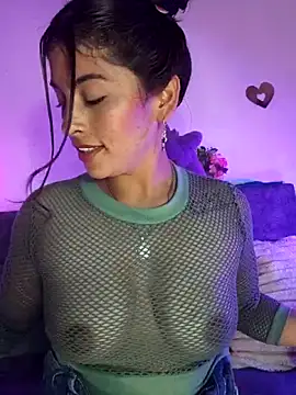 Fox Roxxan online show from April 11, 2026, 8:07 am