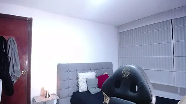 Stephany Rodriguez online show from November 4, 2025, 3:00 pm