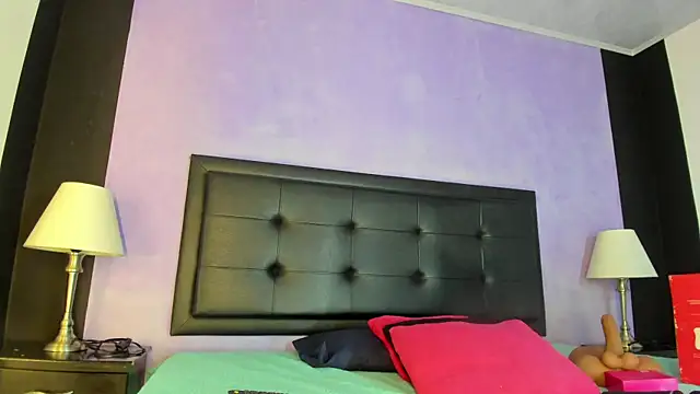 GreciaFox1 online show from April 1, 2026, 12:06 pm