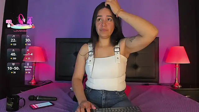 GreciaFox1 online show from April 8, 2026, 12:27 pm