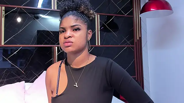 HannyThompson online show from October 29, 2025, 12:29 pm