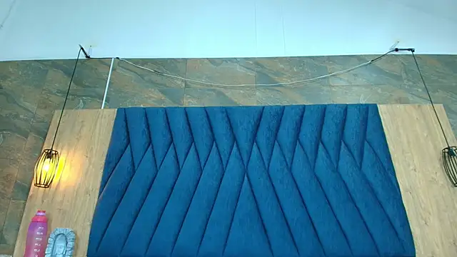 Snapshot of Emma_Valencia_001 chatting on September 13, 2025, 8:30 pm Emma Valencia 001 online show from September 13, 2025, 8:30 pm