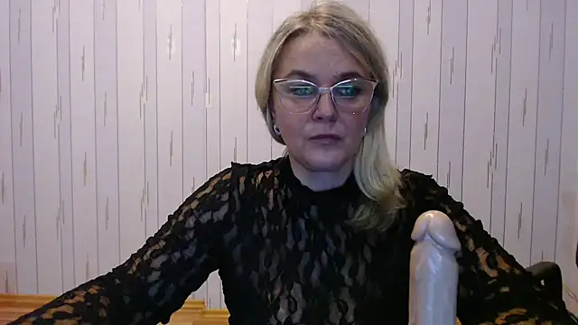 EleanoraDream online show from October 13, 2025, 2:39 pm