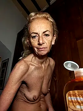 clarabell4 online show from November 24, 2025, 6:46 am