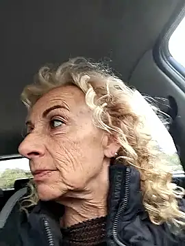 clarabell4 online show from April 2, 2026, 4:48 pm