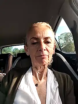 clarabell4 online show from May 14, 2026, 4:25 pm