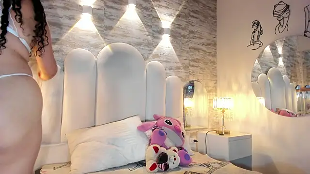 Yassy vazquez online show from November 10, 2025, 7:35 pm