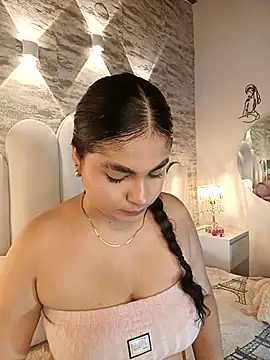 Yassy vazquez online show from April 7, 2026, 7:25 pm