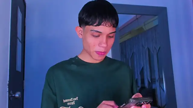 Sebax Young online show from March 18, 2026, 8:34 pm