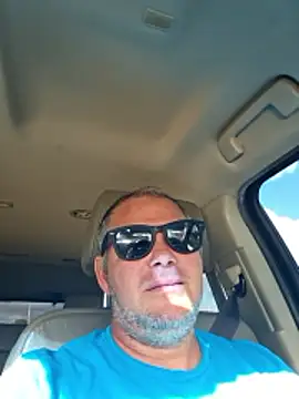 cubanitofeliz40 online show from January 5, 2026, 8:45 pm