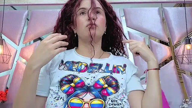 ThaliaCross online show from February 24, 2026, 8:07 pm