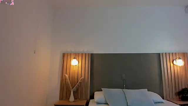 emma fhox online show from October 16, 2025, 2:23 am