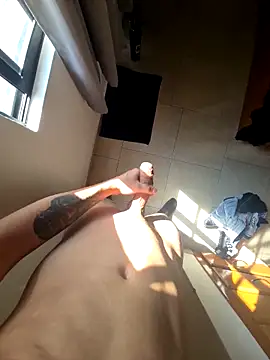 ferrerexoti online show from December 15, 2025, 8:46 pm