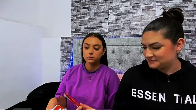 nicolexxaleja online show from October 22, 2025, 8:08 pm