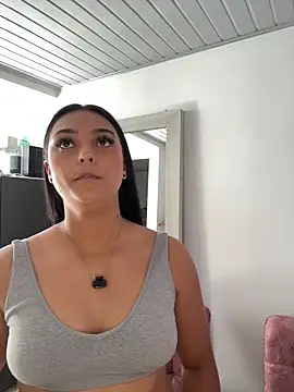 nicolexxaleja online show from March 16, 2026, 7:07 pm