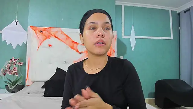 ania gomez online show from October 27, 2025, 1:37 pm