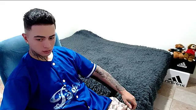 santii ss online show from October 28, 2025, 4:53 pm