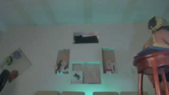 Chloe cooperr online show from December 20, 2025, 4:14 pm