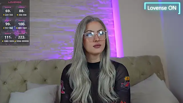 LucyLextonX online show from September 13, 2025, 5:07 am