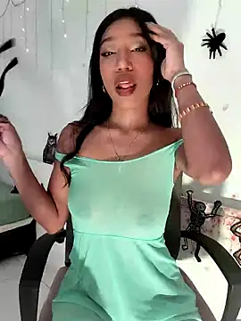 LeilaEbony online show from October 15, 2025, 12:49 pm