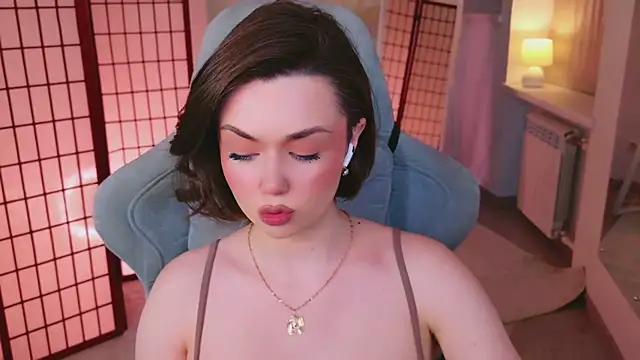 AvaFlower online show from April 17, 2026, 2:53 pm