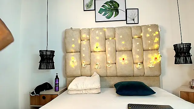 Snapshot of Zoelucas chatting on December 5, 2025, 12:03 pm Zoelucas online show from December 5, 2025, 12:03 pm