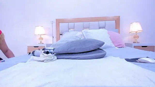 megan rous  online show from March 12, 2026, 3:12 am