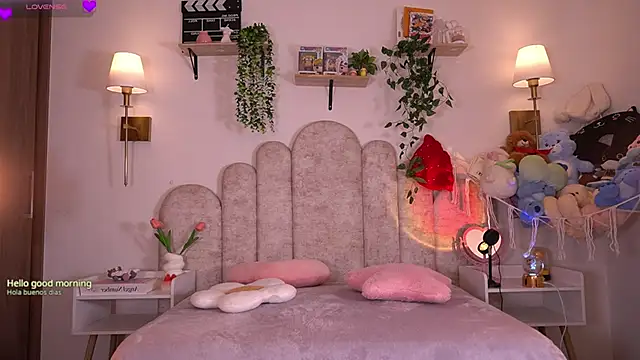 violeth     online show from February 20, 2026, 1:33 pm