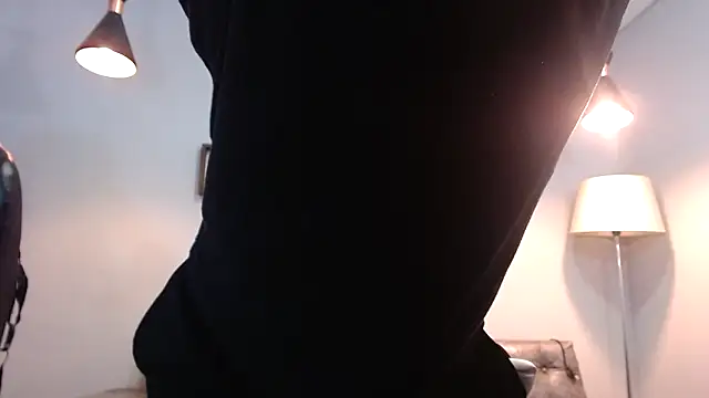 Xfire boy69 online show from November 28, 2025, 2:53 pm