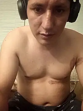 Snapshot of Zetaloco26 chatting on October 5, 2025, 2:43 am Zetaloco26 online show from October 5, 2025, 2:43 am