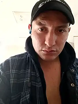 Snapshot of Zetaloco26 chatting on October 24, 2025, 4:25 pm Zetaloco26 online show from October 24, 2025, 4:25 pm