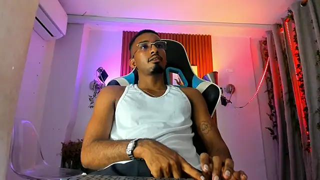 Darwin mayo online show from November 18, 2025, 5:39 pm