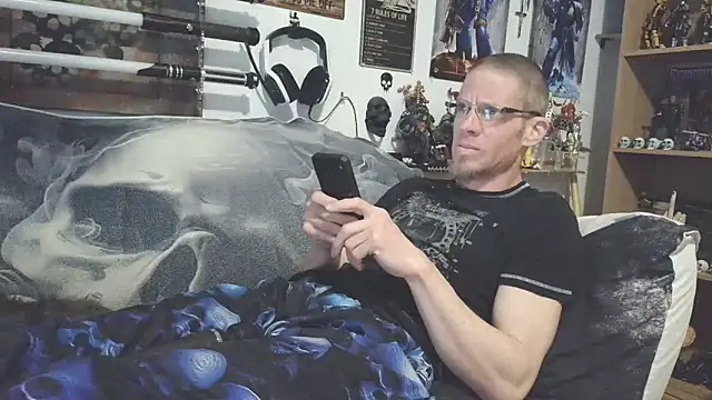 TomXXII online show from April 6, 2026, 9:16 pm