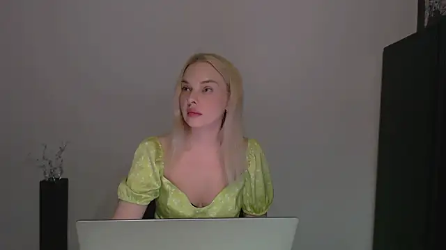 Lia noo regrets online show from April 17, 2026, 4:43 pm