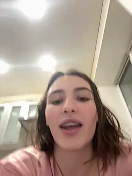 ZariaFlame online show from November 18, 2025, 9:52 pm