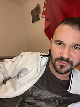 Ionut899xh online show from November 3, 2025, 1:40 am