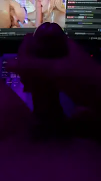 Snapshot of AndyRico18 chatting on December 22, 2025, 3:42 pm AndyRico18 online show from December 22, 2025, 3:42 pm