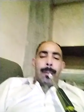 Snapshot of salimbasha chatting on December 13, 2025, 7:53 pm salimbasha online show from December 13, 2025, 7:53 pm