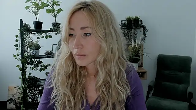 Snapshot of AstraMonroe chatting on March 14, 2026, 10:10 am AstraMonroe online show from March 14, 2026, 10:10 am