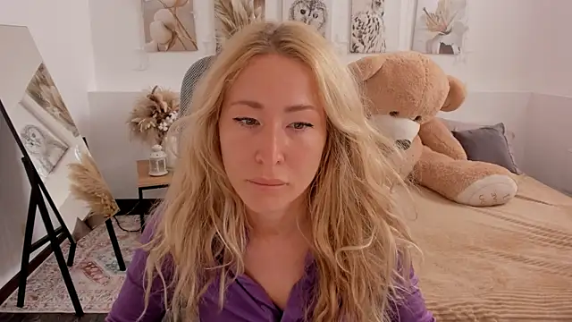 Snapshot of AstraMonroe chatting on March 15, 2026, 7:58 am AstraMonroe online show from March 15, 2026, 7:58 am