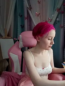 Fuzzy Unicorn online show from November 17, 2025, 7:08 pm