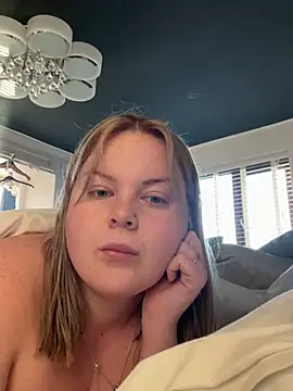 IslaMae online show from April 7, 2026, 6:03 am