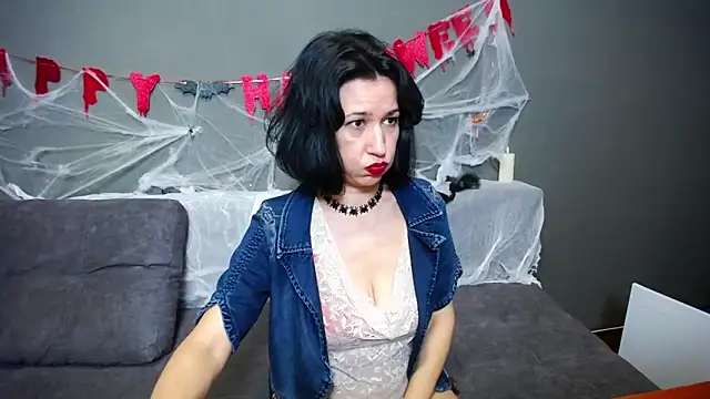 Snapshot of CameronEnns chatting on October 25, 2025, 6:21 am CameronEnns online show from October 25, 2025, 6:21 am