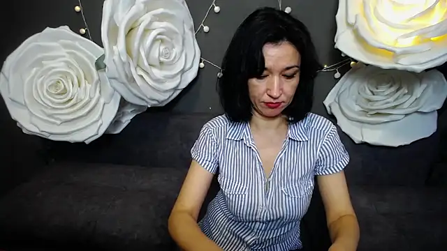 Snapshot of CameronEnns chatting on November 18, 2025, 7:24 am CameronEnns online show from November 18, 2025, 7:24 am