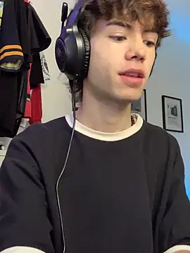 Snapshot of Tonerii chatting on September 15, 2025, 1:16 am Tonerii online show from September 15, 2025, 1:16 am