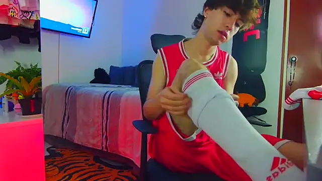 Snapshot of Tonerii chatting on October 7, 2025, 1:25 am Tonerii online show from October 7, 2025, 1:25 am